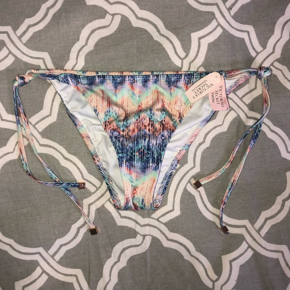 NWT - Victoria Secrets Skimpy Tie String Bikini M